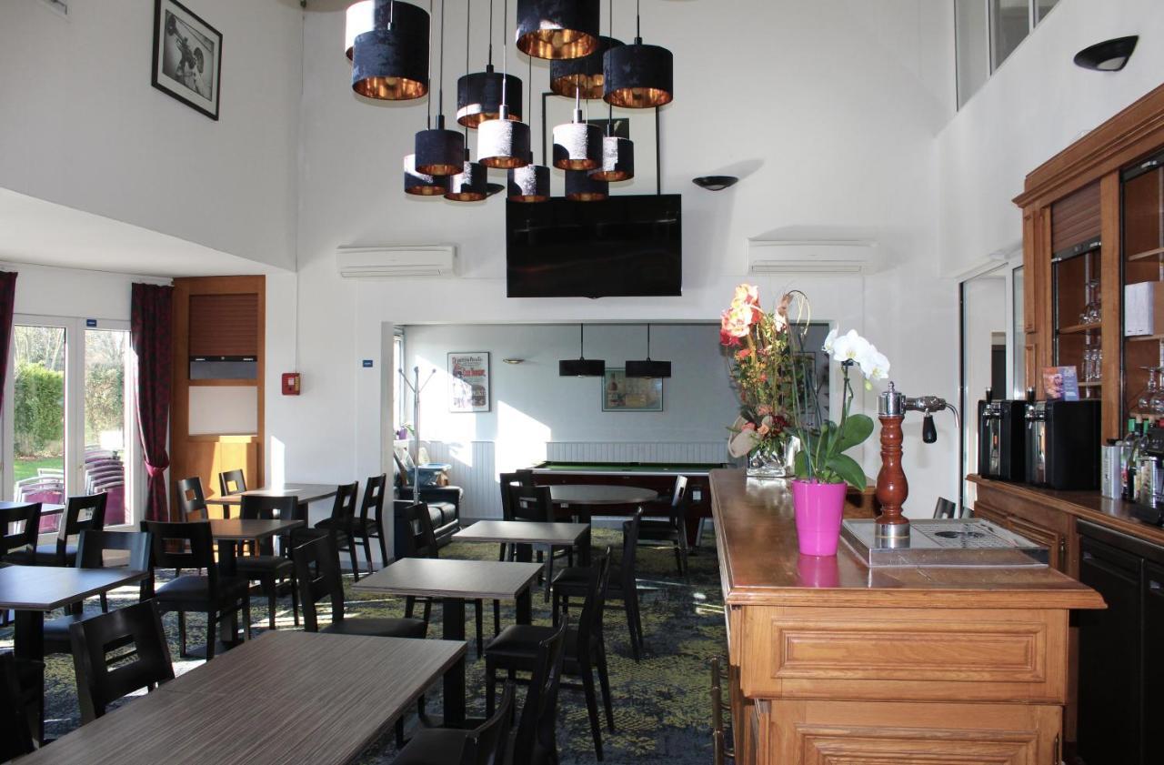 Hotel The Originals Hotel, Aeroport 3*